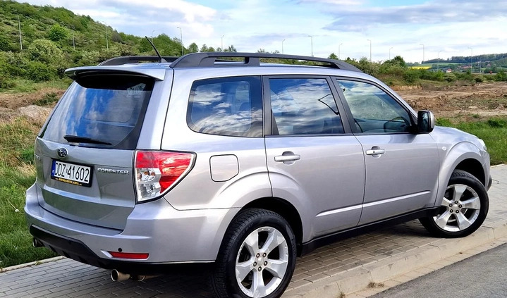 Subaru Forester cena 35400 przebieg: 207000, rok produkcji 2008 z Bielawa małe 301